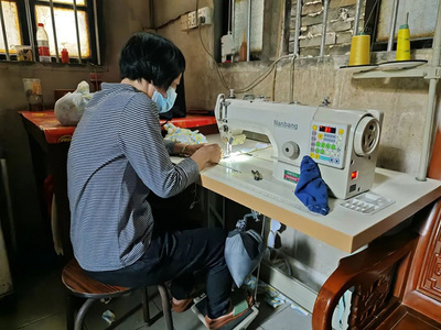 为伟大的母爱点赞!母亲26年不离不弃照料患病女儿