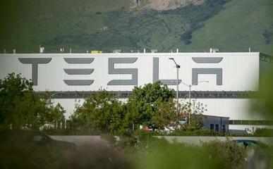 血汗工厂特斯拉:工人每周工作100小时,有人患职业病后被辞退